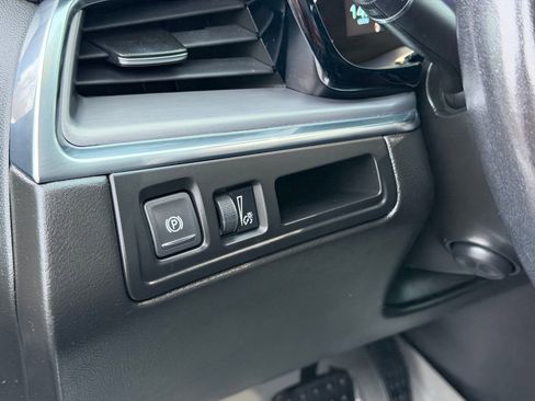 Used 2019 Cadillac XT5 Premium Luxury image 15