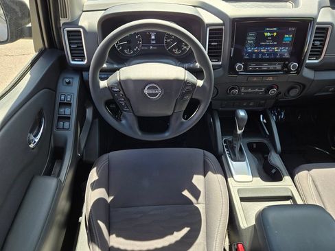 Used 2022 Nissan Frontier SV RWD image 13