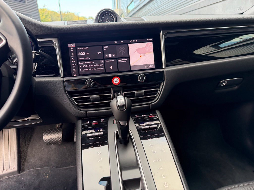 Certified 2026 Porsche Macan AWD/4WD image 24