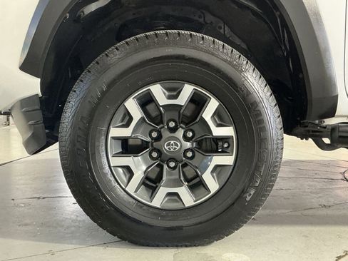 Used 2019 Toyota Tacoma TRD Off-Road image 13