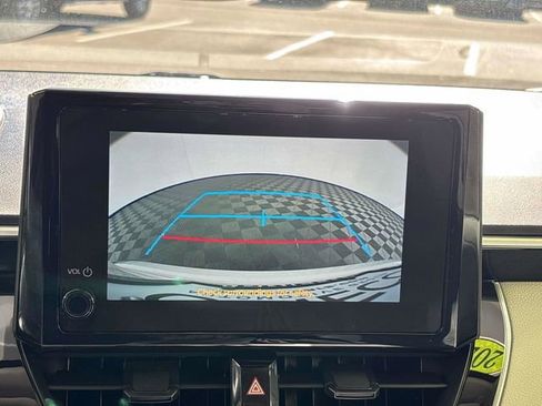 Used 2025 Toyota Corolla LE FWD image 31