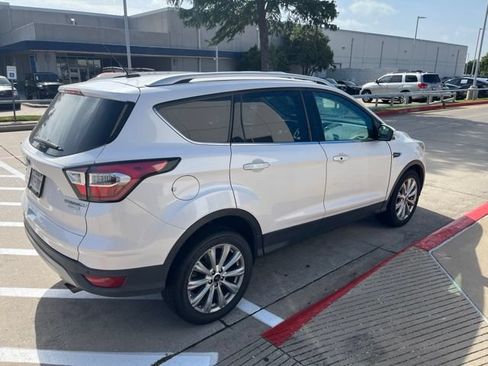 Used 2017 Ford Escape Titanium FWD image 4