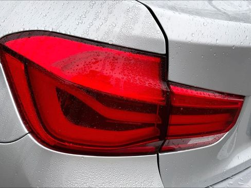 Used 2018 BMW 330e 330e iPerformance w/ Convenience Package image 27