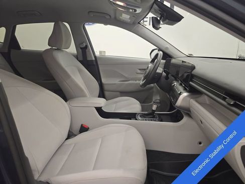 Used 2025 Hyundai Kona SEL AWD/4WD image 9