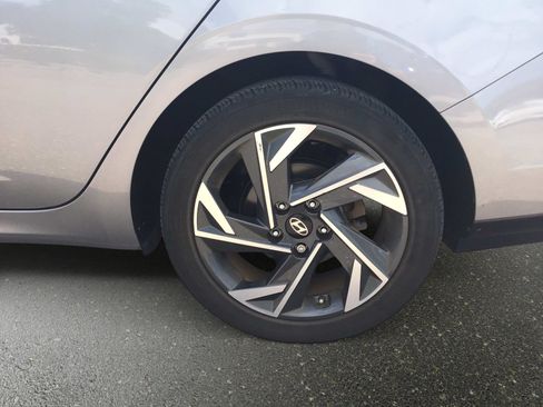 Used 2024 Hyundai Elantra Limited FWD image 7