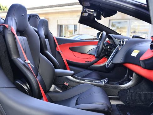 Used 2020 McLaren 600LT Spider RWD image 11