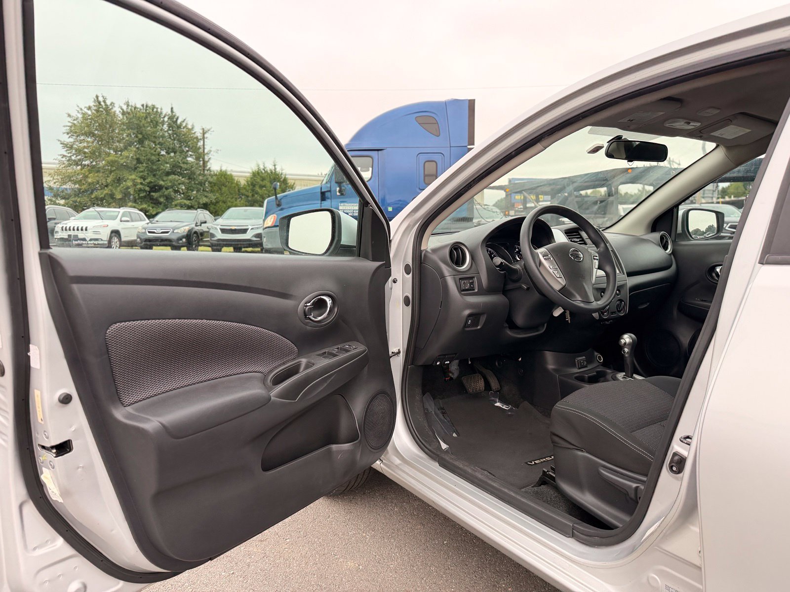 Used 2019 Nissan Versa SV FWD image 12