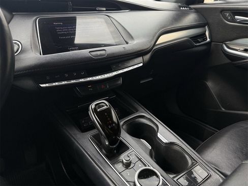 Used 2020 Cadillac XT4 Premium Luxury image 16