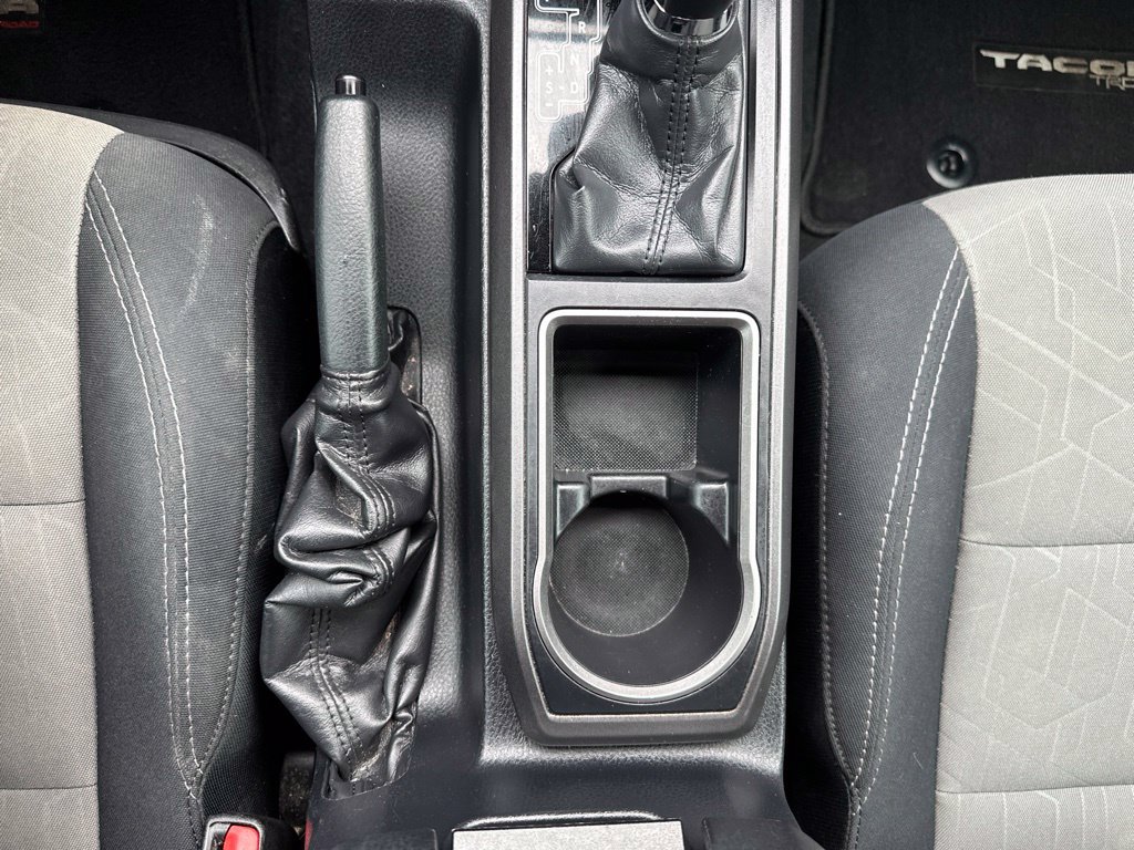 Used 2020 Toyota Tacoma TRD Off-Road w/ Advanced Technology Package AWD/4WD image 9