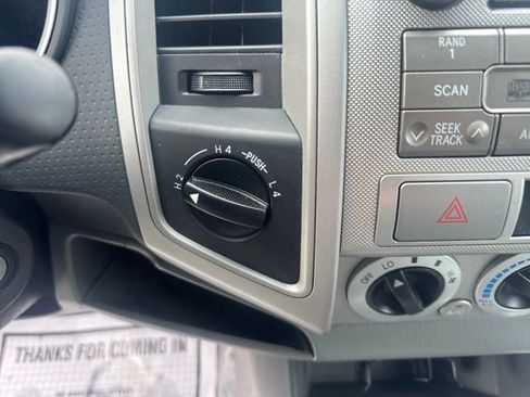 Used 2011 Toyota Tacoma 4x4 Double Cab w/ SR5 Pkg #2 image 18