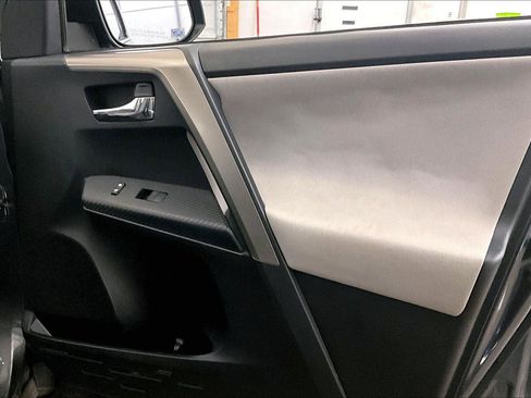 Used 2015 Toyota RAV4 XLE image 24