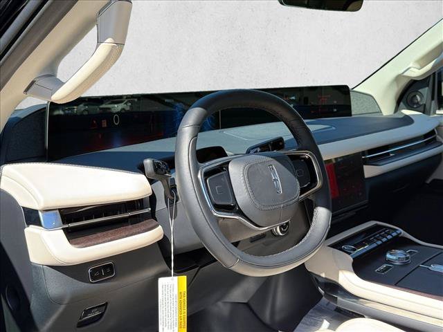 New 2027 Lincoln Navigator Reserve w/ Jet Appearance Package AWD/4WD image 3