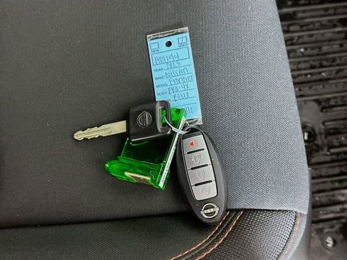 Used 2023 Nissan Frontier PRO-4X w/ Technology Package image 36