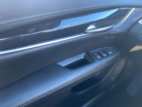 Certified 2025 Cadillac XT5 Premium Luxury image 26