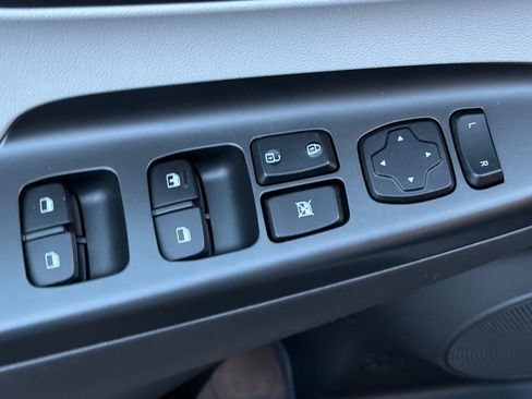 Used 2022 Hyundai Kona SE image 14