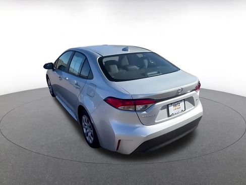 Used 2025 Toyota Corolla LE image 11