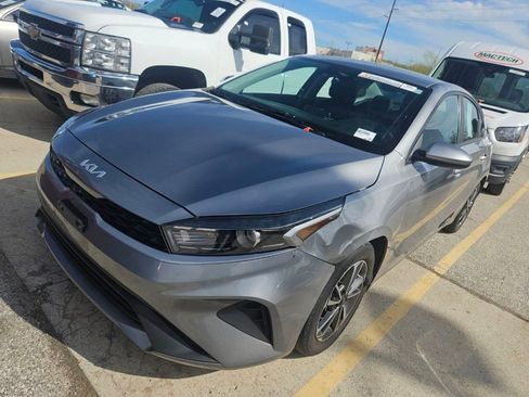 Used 2023 Kia Forte LXS FWD image 2