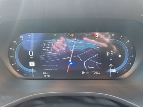 Certified 2025 Volvo XC60 B5 Plus AWD/4WD image 23