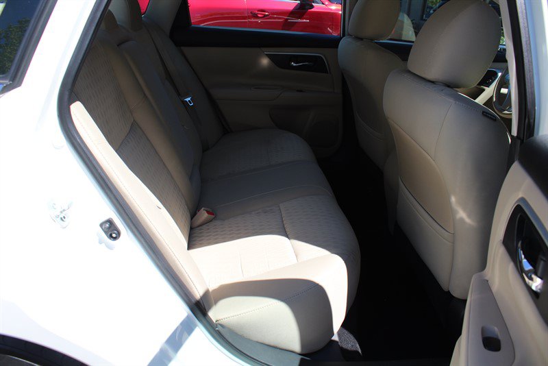 Used 2016 Nissan Altima 2.5 SV FWD image 21