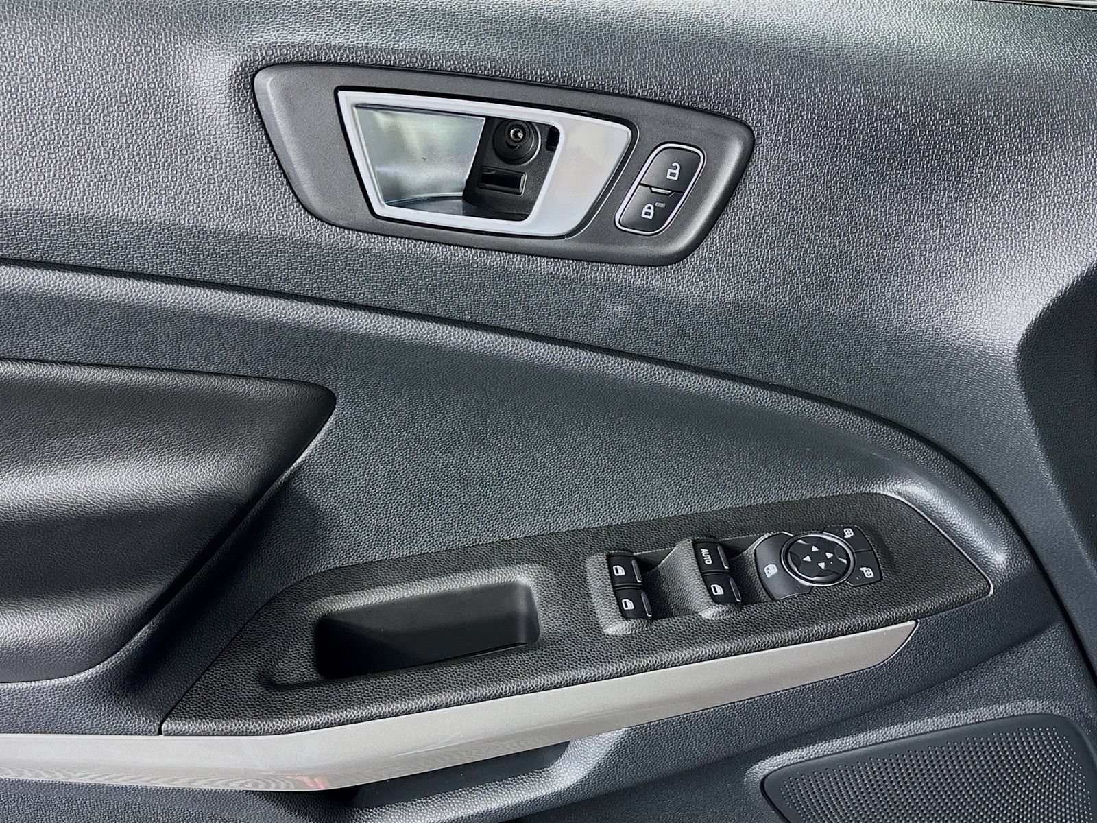 Used 2019 Ford EcoSport Titanium FWD image 18
