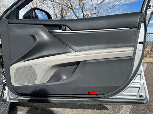 Used 2022 Toyota Camry SE image 30