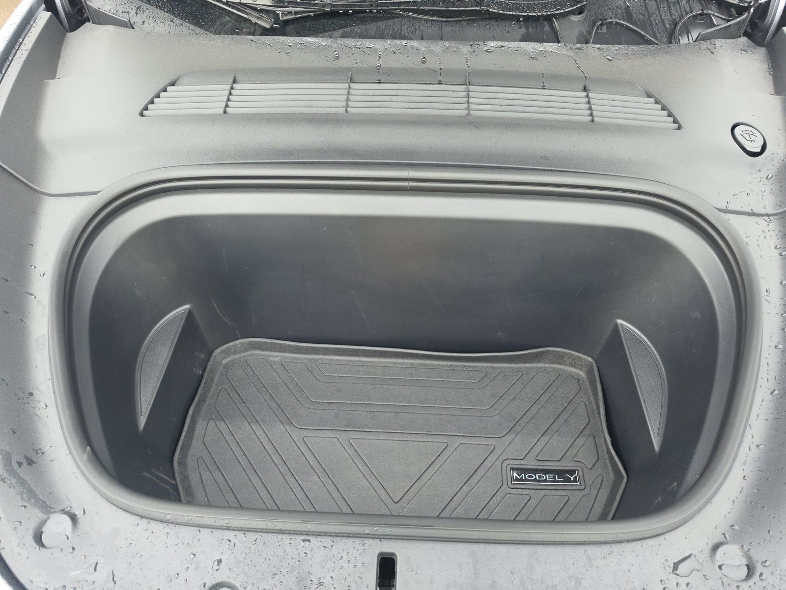 Used 2024 Tesla Model Y Performance AWD/4WD image 7
