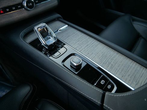 Certified 2023 Volvo XC90 B6 Ultimate w/ Lounge Package image 18