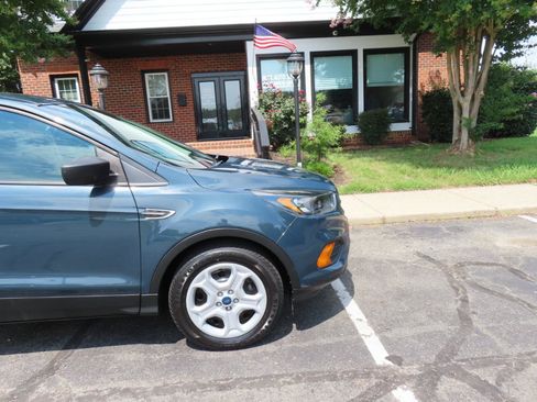 Used 2019 Ford Escape S FWD image 10