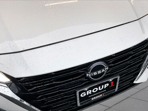 Used 2025 Nissan Altima 2.5 SV FWD image 28