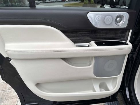 Used 2022 Lincoln Navigator L Black Label image 17