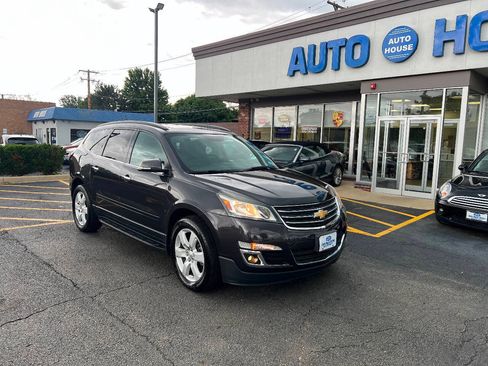 Used 2016 Chevrolet Traverse LT w/ Traveler's Package FWD image 3