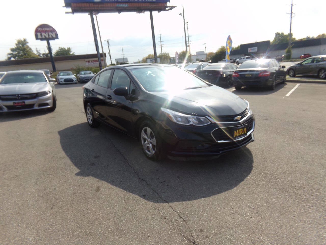 Used 2017 Chevrolet Cruze LS FWD image 4