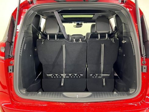 New 2026 Chrysler Pacifica Select image 9