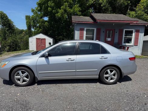 Used 2004 Honda Accord EX image 2