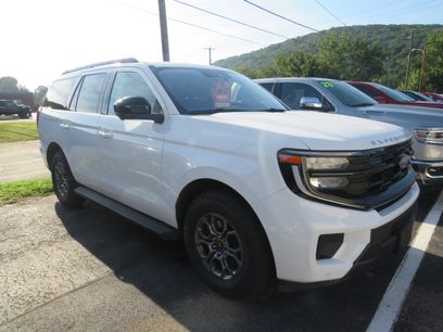 Used 2025 Ford Expedition Active