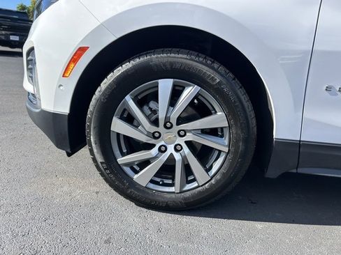 Used 2024 Chevrolet Equinox Premier image 9