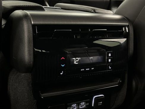 Used 2024 Jeep Wagoneer Series II image 35