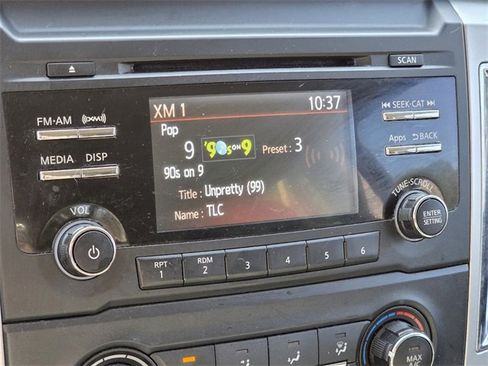 Used 2017 Nissan Titan SV image 31