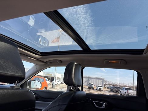 Used 2022 Jeep Compass Limited w/ Elite Group image 13