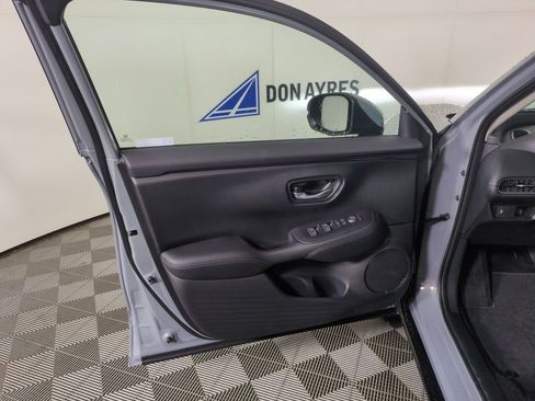 New 2026 Honda HR-V EX-L image 10