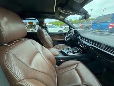 Used 2017 Audi Q7 3.0T Prestige w/ Prestige Package image 2