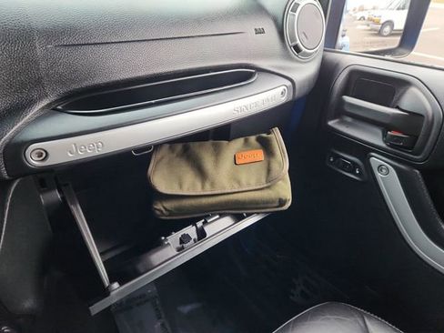 Used 2015 Jeep Wrangler Unlimited Sahara w/ Max Tow Package image 43