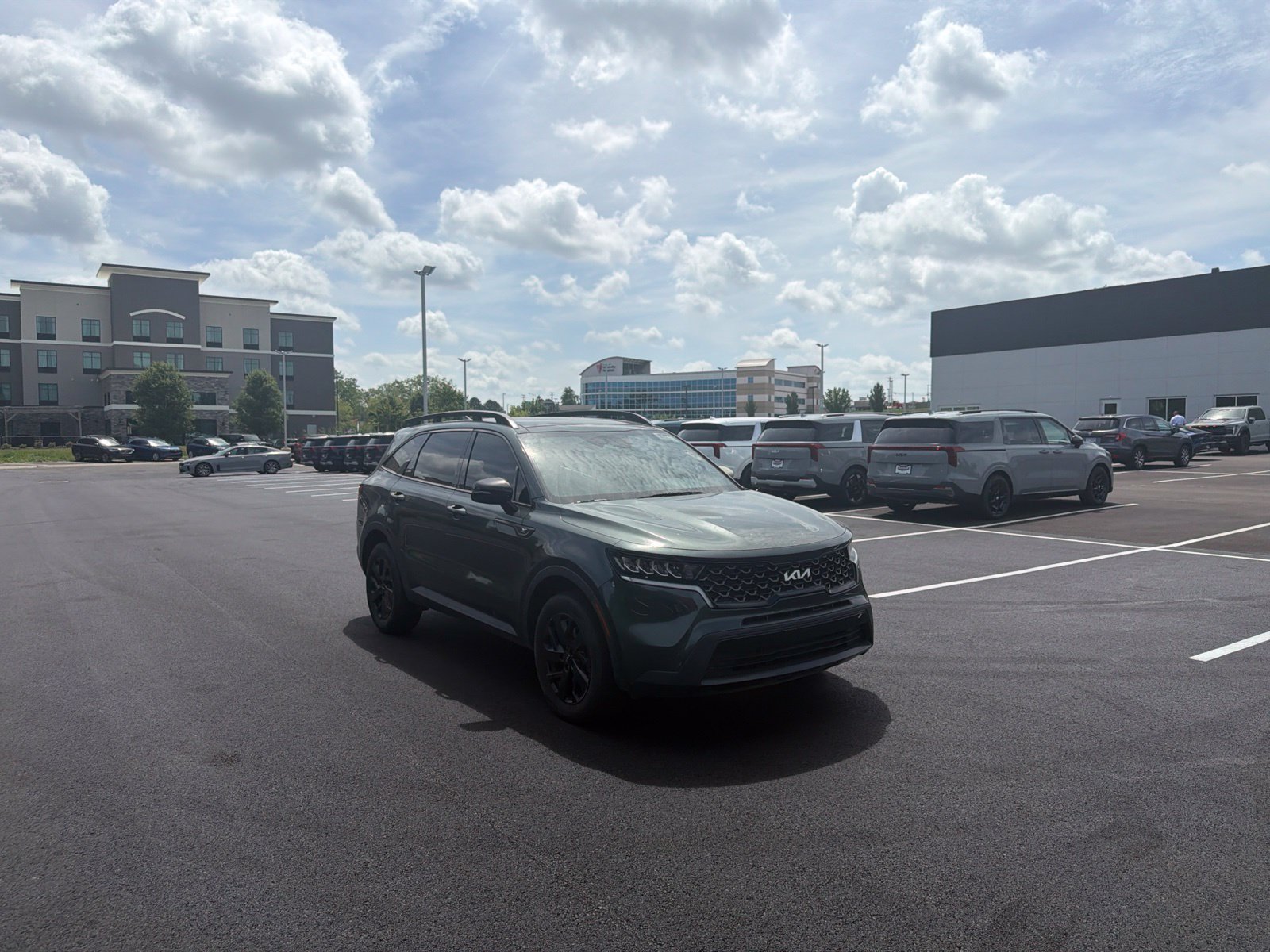 Used 2022 Kia Sorento S w/ Panoramic Sunroof Package AWD/4WD image 3