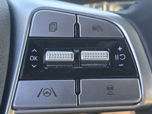 Used 2025 Kia Telluride AWD image 33