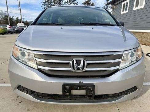 Used 2011 Honda Odyssey LX image 3