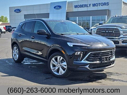 Used 2025 Buick Encore GX Preferred FWD image 1