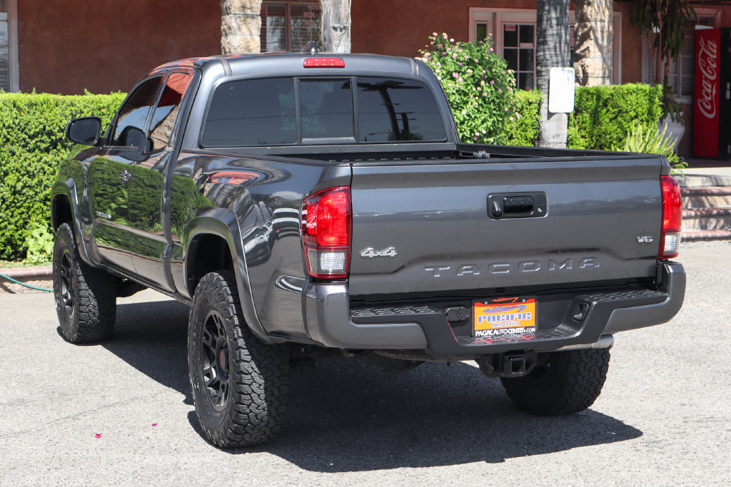 Used 2022 Toyota Tacoma SR5 AWD/4WD image 6