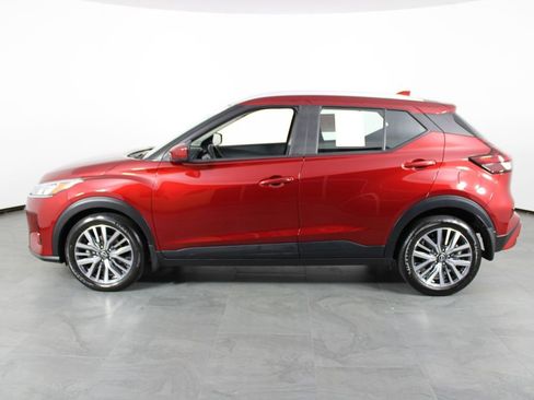 Certified 2024 Nissan Kicks SV image 12