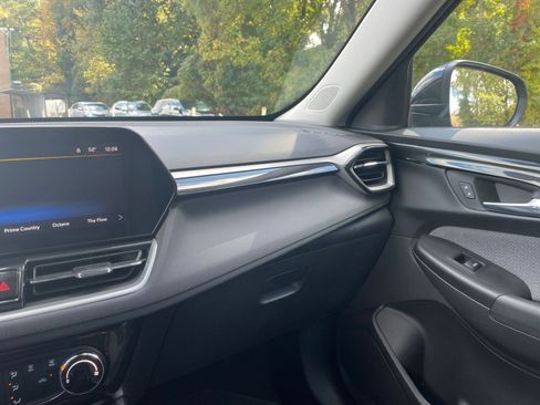 Used 2025 Chevrolet TrailBlazer LT image 31