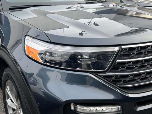 Used 2022 Ford Explorer XLT w/ Equipment Group 202A image 9